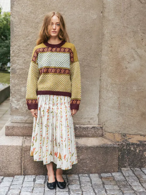 Hovedbilde SandnesGarn Blome Damegenser